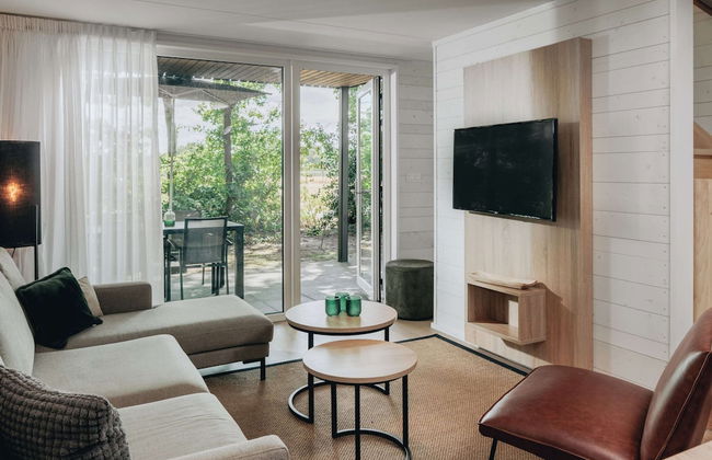 Spacious Villa in Forest Park - Photo 6