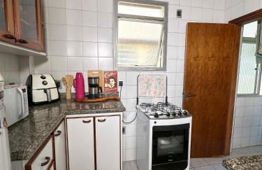 Apartamento com vista pro mar no Centro de Ubatuba - com estacionamento 2 quartos e cozinha completa - Foto 24