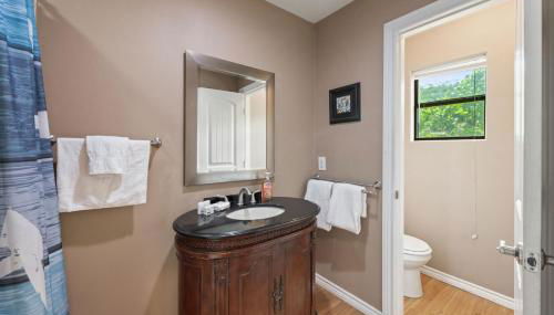 Chardonnay Haus - Unit C - Foto 4