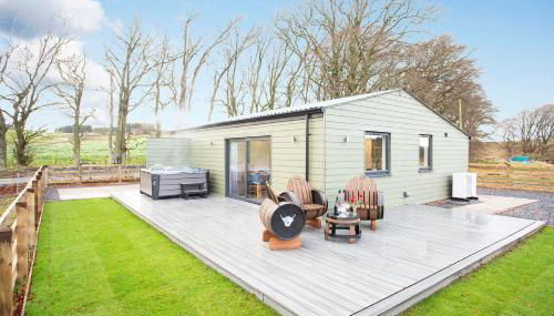 Shiphorns luxury cabin with a hot tub - Foto 1