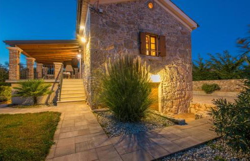 Stunning Home In Svet Vid Dobrinjski - Photo 19