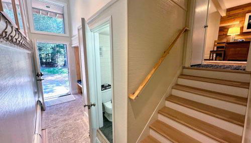 R8 Luxury Bretton Woods Ski-In Ski-out townhome next to beginner ski area w fast wifi and keyless entry - Foto 4