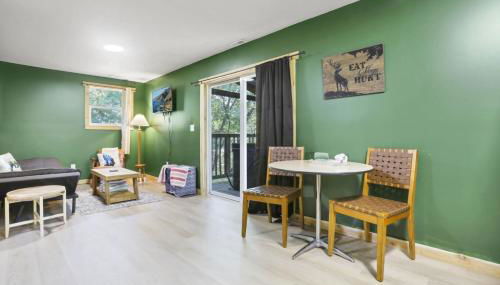 The Evergreen Cabin - Photo 4