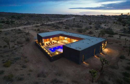 Black C House Modern w pool spa - Photo 10