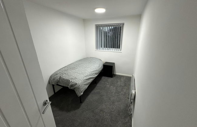 Beautiful 2-bed Apartment in Birmingham - Photo 2