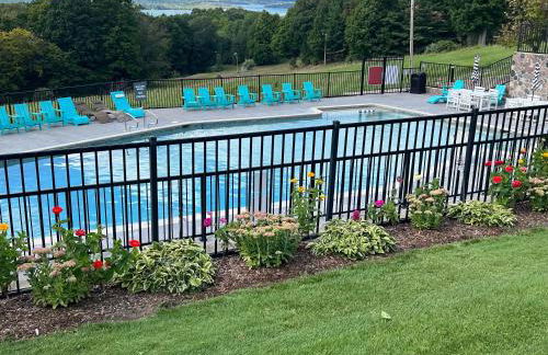 Spacious Condo with Pool Pass! - Foto 35