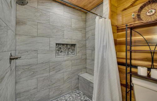 Mountain-View Cabin about 2 Mi to Downtown Clayton! - Foto 16