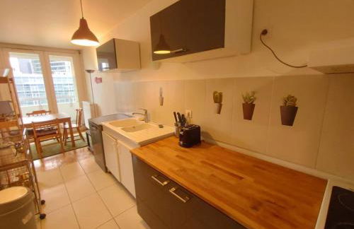 5 mn (450 m) walk Metro/La Defense/Netflix/Parking - Foto 6