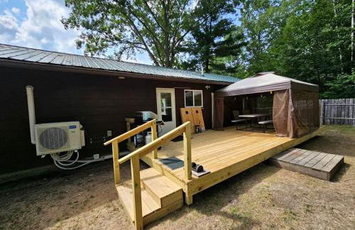 Beautiful Cottage Nestled Amidst Trees in Wellston, Michigan - Foto 16