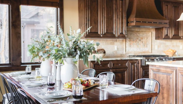 Klamath by Avantstay Gorgeous Mountain Home w Fire Pit Spa Lake Views - Foto 5, Habitación