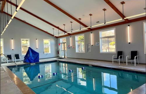 The Sugar Suite - Renovated with a View! Ski IN-OUT! Heated POOL, Hot tub, sauna, gym, AC, EV, adjustable bed - Foto 14