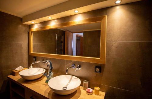 Peach Pine House - Escape Near City, Beach and Athens Airport - Foto 6