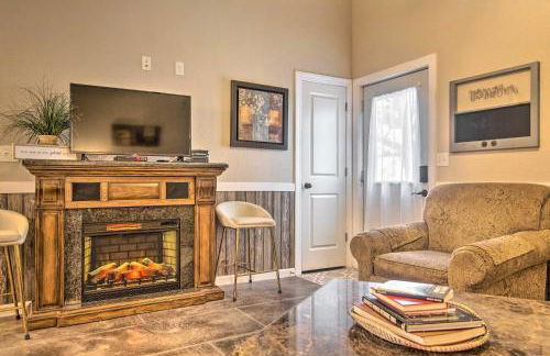 St Charles Hilltop Mansion with Mod Interior! - Foto 7