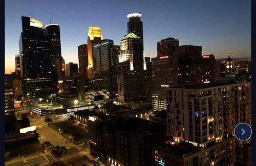 Luxury Skyline view of Minneapolis - Foto 1