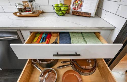 Picture Perfect Bungalow in the heart of DT Vancouver - Foto 26