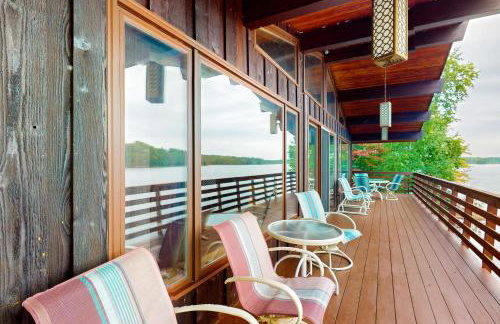 Lakefront Haven - Photo 21