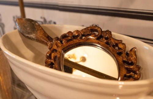 4BR Themed Stay Suite Near NC State Downtown Sleeps 10 - Foto 14