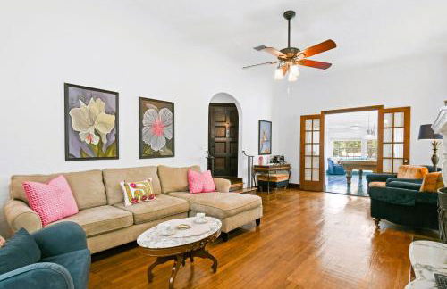 1926 Mediterranean Home with Heated Pool Sleeps 12 - Foto 18