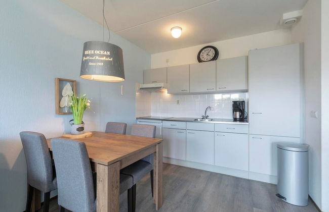 Lovely Apartment With Patio - Photo 15