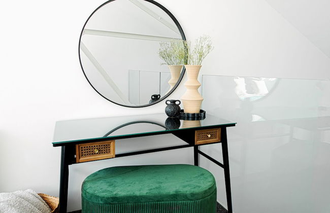 RWY Suite48 - Photo 3