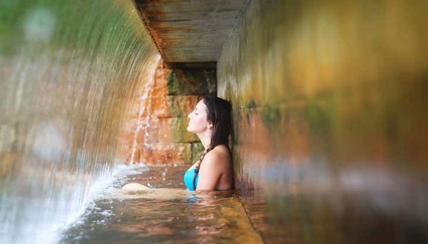 Durante il bagno alle terme di Furnas