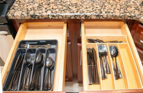 Spacious Coastal Townhome Deck and Parking - Foto 16