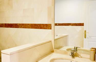 Beachside Apartment in Marbella - Photo 47