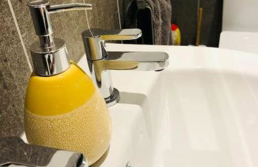 Hideaway between Coast and Moors in a beautiful Village apartment - Photo 16