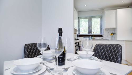 Spacious & Bright 3 Bedroom House in Peterborough - Foto 5