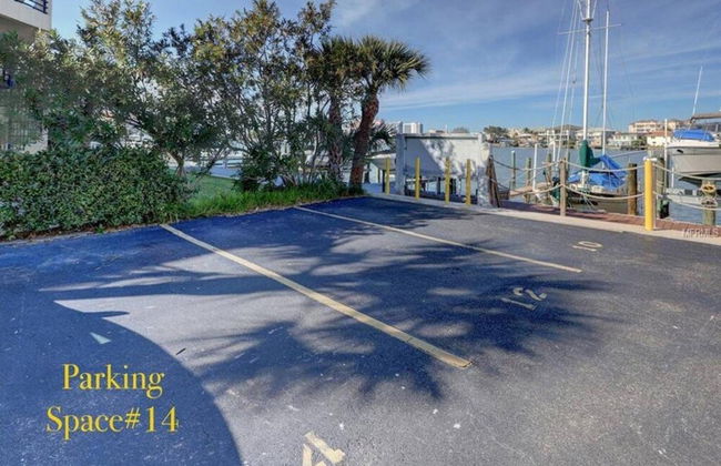 2 Bedroom Waterfront Pool Side! - Foto 54