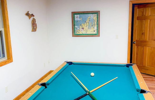 Firefly Lodge! Boardman River! Hot Tub! Woodstove! - Foto 62