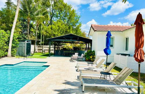 Heated Pool Tropical House with Summer Kitchen 3BR- Oasis in Miami! - Foto 8