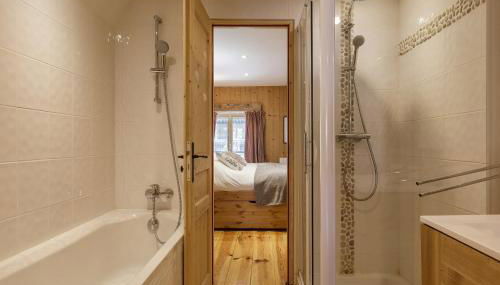 Ferme d Aristide - Chalet 160m2 Calme Sauna Vue Bus Train 250m - Photo 5