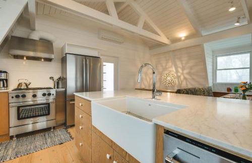 Riverfront Montana Retreat - Deck, Fire Pit and Pond - Foto 7