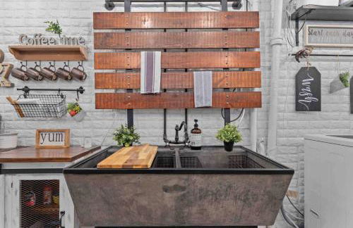 The Urban Roost I A Rustic City Escape - Foto 9