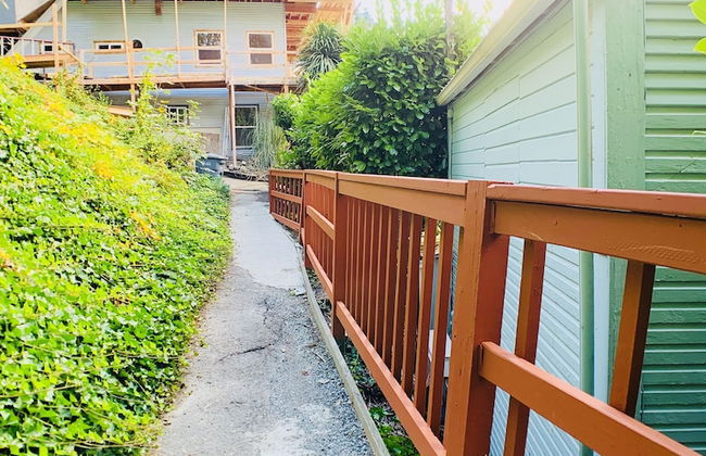 Bodhi's BumGalow - Photo 23