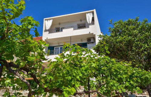 Apartments Nina & Mili - Photo 1