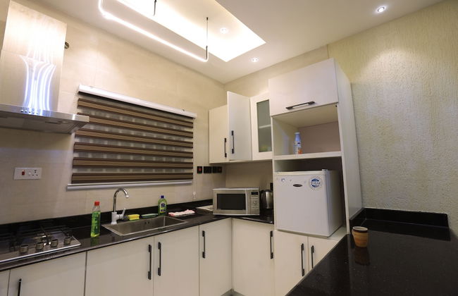 PLATINUM PLUS APARTMENTS - Photo 5