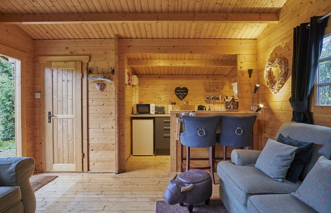 1-bed Cabin, 2 Adults, Wood Burning Hot Tub & Fire - Photo 21