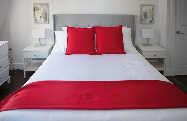 Cameo Hotel and Suites - Photo 40