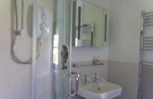 Cosy cottage in the beautiful Lamorna Valley - walk to the pub & sea - Photo 6