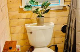 Couple’s retreat in Tiny Home w soaking tub/beach - Foto 28