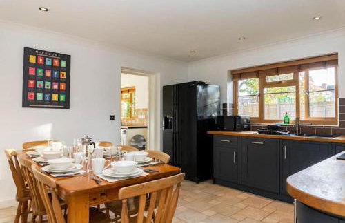 4 Bed Detached Home-Gloucester-Sleeps 10-Parking for 3-Work or Leisure - Foto 35