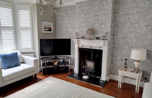 3 Bed 2 Bath Cottage with private parking and garage - Foto 3