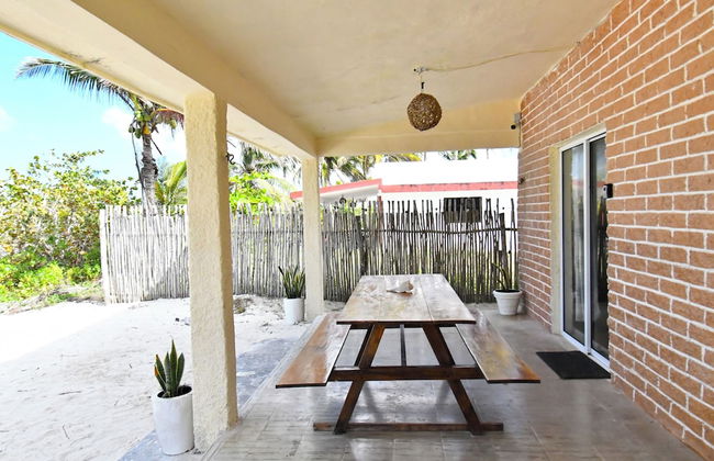 Arena y Mar Beachfront House, El Cuyo by The Spot Rentals - Foto 24