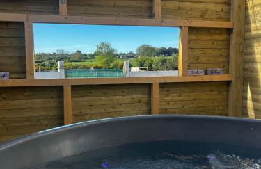 The Alpaca Farmhouse with hot tub and alpaca experience included - Foto 32