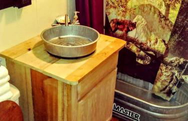 Cozy Wood Shed Tiny House Near Old Hickory Lake w/ Full Kitchen, Fire Pit & Breakfast - Foto 39