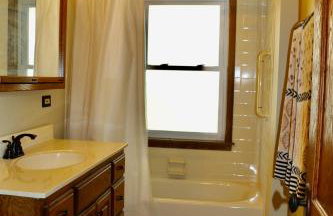 Historic Home with Outdoor Hot Tub Near Downtown in Public Transportation Hub - Photo 17