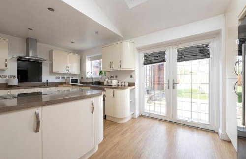 The Romford Oasis - Spacious 4 bedroom escape - Foto 7