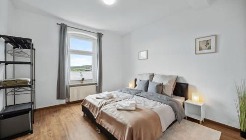 Wupper Home II, Top Lage Ideal für Geschäftsleute, Monteure, Familien, 3 Zimmer, Flachbild-TV - Foto 3, towels, wardrobe